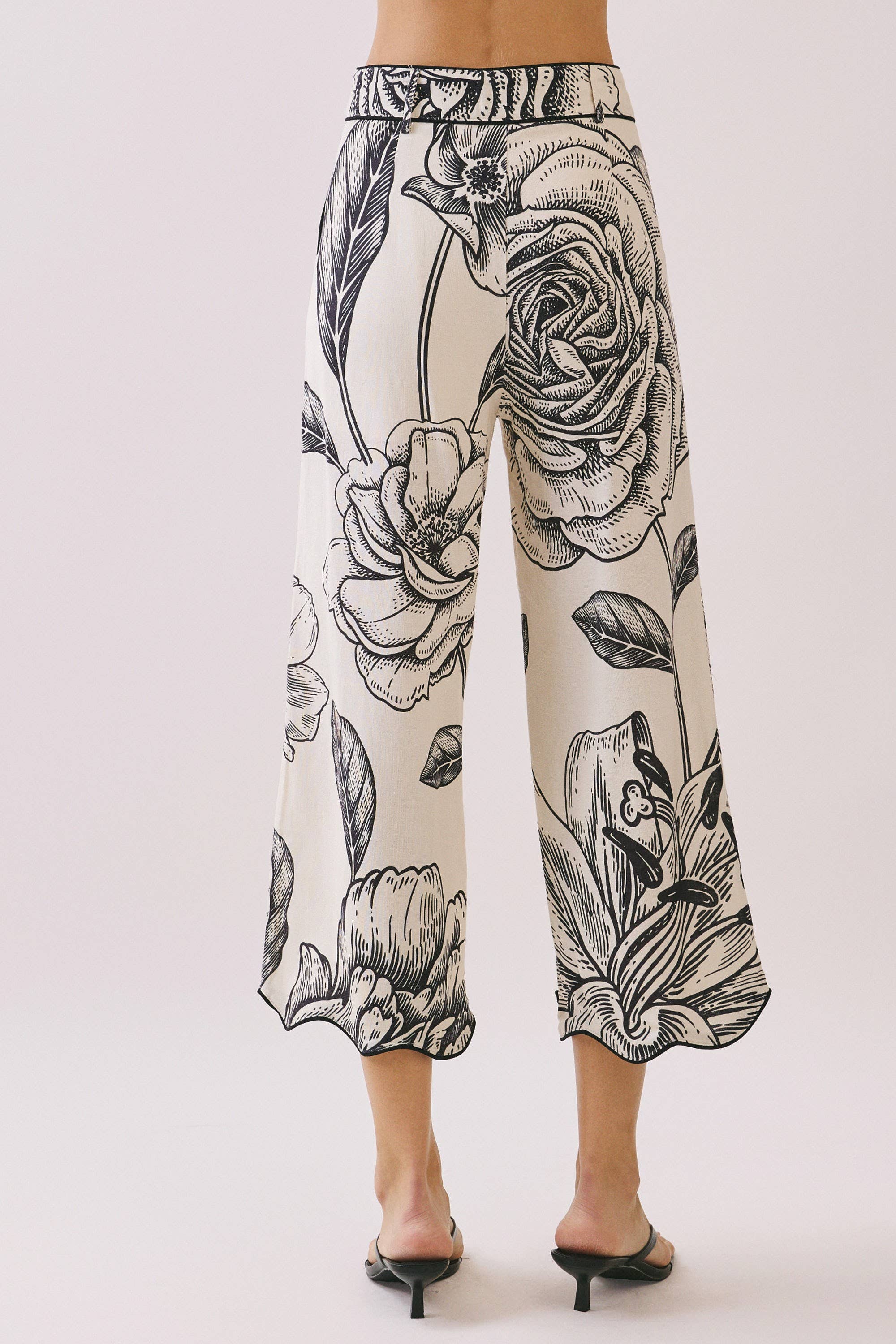 Floral Print Wide Leg Cropped Silhouette Pants